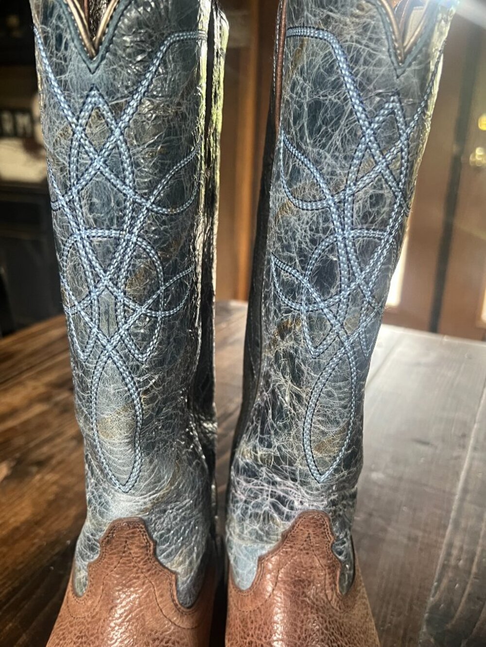 Ariat Women's Broad Square Toe Western Boots with Metallic Blue size 8.5 - Picture 7 of 7